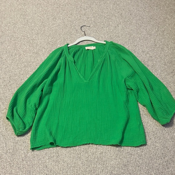 Nation Green V-Neck Women's Top - Picture 1 of 3